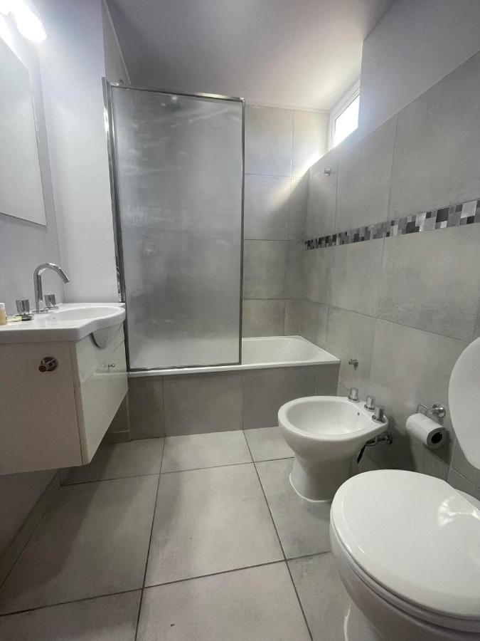 Departamento Por Dia Para 4 Personas Con Cochera Cubierta En Bahia Blanca Exterior photo